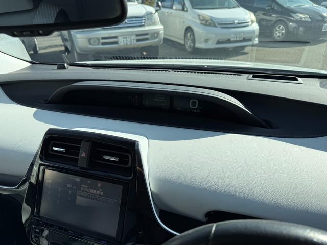 プリウス Ａ　保証１年　走行４．９万ｋ　ディーラー点検車　９インチＳＤナビ　Ｂｌｕｅｔｏｏｔｈ　ＴＶ　バックカメラ　ＥＴＣ　業者内装クリーニング　リチウムイオンＨＶ　ブリヂストン夏タイヤ　ドラレコ　関東仕入サビ無し（18枚目）