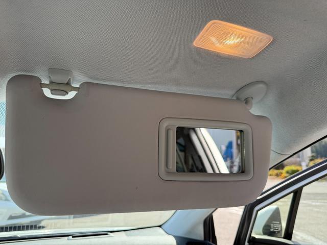 プリウス Ａ　保証１年　走行４．９万ｋ　ディーラー点検車　９インチＳＤナビ　Ｂｌｕｅｔｏｏｔｈ　ＴＶ　バックカメラ　ＥＴＣ　業者内装クリーニング　リチウムイオンＨＶ　ブリヂストン夏タイヤ　ドラレコ　関東仕入サビ無し（39枚目）