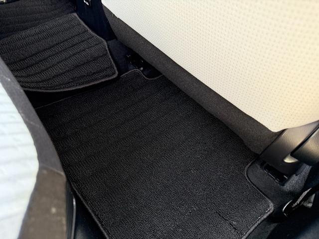 プリウス Ａ　保証１年　走行４．９万ｋ　ディーラー点検車　９インチＳＤナビ　Ｂｌｕｅｔｏｏｔｈ　ＴＶ　バックカメラ　ＥＴＣ　業者内装クリーニング　リチウムイオンＨＶ　ブリヂストン夏タイヤ　ドラレコ　関東仕入サビ無し（49枚目）