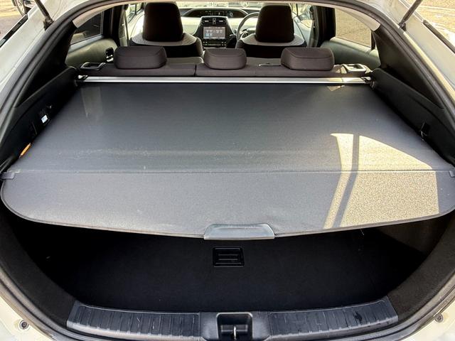 プリウス Ａ　保証１年　走行４．９万ｋ　ディーラー点検車　９インチＳＤナビ　Ｂｌｕｅｔｏｏｔｈ　ＴＶ　バックカメラ　ＥＴＣ　業者内装クリーニング　リチウムイオンＨＶ　ブリヂストン夏タイヤ　ドラレコ　関東仕入サビ無し（56枚目）