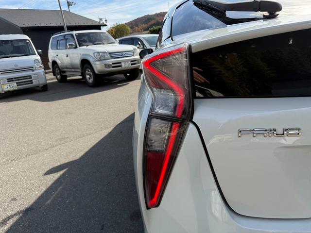 プリウス Ａ　保証１年　走行４．９万ｋ　ディーラー点検車　９インチＳＤナビ　Ｂｌｕｅｔｏｏｔｈ　ＴＶ　バックカメラ　ＥＴＣ　業者内装クリーニング　リチウムイオンＨＶ　ブリヂストン夏タイヤ　ドラレコ　関東仕入サビ無し（66枚目）