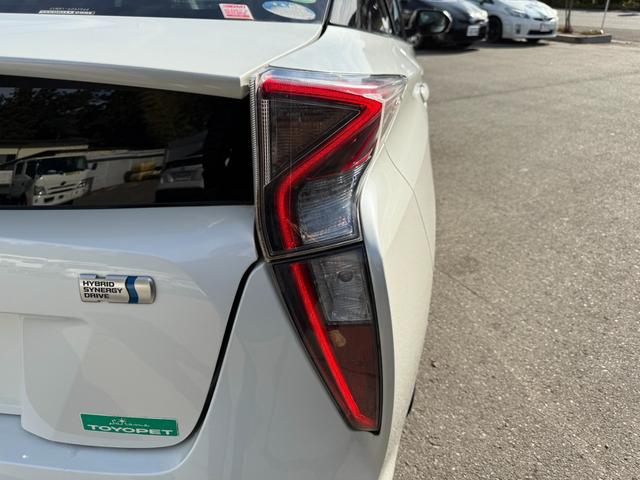 プリウス Ａ　保証１年　走行４．９万ｋ　ディーラー点検車　９インチＳＤナビ　Ｂｌｕｅｔｏｏｔｈ　ＴＶ　バックカメラ　ＥＴＣ　業者内装クリーニング　リチウムイオンＨＶ　ブリヂストン夏タイヤ　ドラレコ　関東仕入サビ無し（67枚目）