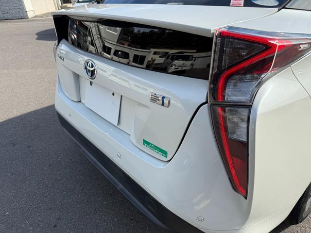 プリウス Ａ　保証１年　走行４．９万ｋ　ディーラー点検車　９インチＳＤナビ　Ｂｌｕｅｔｏｏｔｈ　ＴＶ　バックカメラ　ＥＴＣ　業者内装クリーニング　リチウムイオンＨＶ　ブリヂストン夏タイヤ　ドラレコ　関東仕入サビ無し（74枚目）