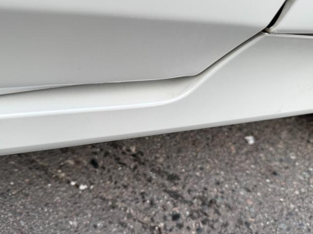 プリウス Ａ　保証１年　走行４．９万ｋ　ディーラー点検車　９インチＳＤナビ　Ｂｌｕｅｔｏｏｔｈ　ＴＶ　バックカメラ　ＥＴＣ　業者内装クリーニング　リチウムイオンＨＶ　ブリヂストン夏タイヤ　ドラレコ　関東仕入サビ無し（78枚目）