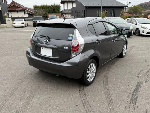 アクア Ｇ　保証１年　走行４．１万キロ　ＳＤナビ　Ｂｌｕｅｔｏｏｔｈ　フルセグＴＶ　バックカメラ　寒冷地仕様　ＥＴＣ　衝突安全装置　車両取説　業者内装クリーニング　キーレス　スペアキー　ブリヂストン夏タイヤ（11枚目）