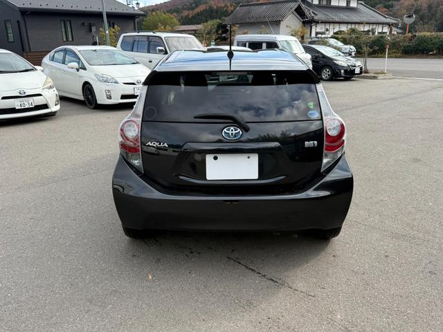 アクア Ｇ　保証１年　修復歴無し　走行８．９万ｋ　ディーラー点検車　ＳＤナビ　Ｂｌｕｅｔｏｏｔｈ　ワンセグＴＶ　バックカメラ　シートヒーター　ＥＴＣ　車両取説　業者内装クリーニング　キーレス　ダンロップ夏タイヤ（15枚目）
