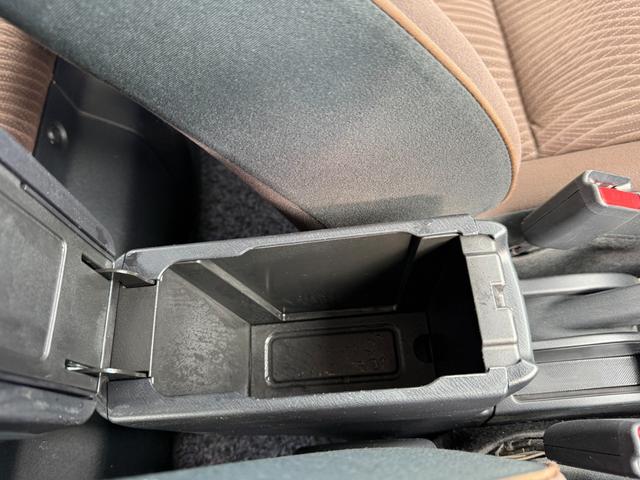 アクア Ｇ　保証１年　修復歴無し　走行８．９万ｋ　ディーラー点検車　ＳＤナビ　Ｂｌｕｅｔｏｏｔｈ　ワンセグＴＶ　バックカメラ　シートヒーター　ＥＴＣ　車両取説　業者内装クリーニング　キーレス　ダンロップ夏タイヤ（36枚目）