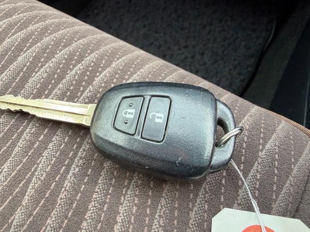 アクア Ｇ　保証１年　修復歴無し　走行８．９万ｋ　ディーラー点検車　ＳＤナビ　Ｂｌｕｅｔｏｏｔｈ　ワンセグＴＶ　バックカメラ　シートヒーター　ＥＴＣ　車両取説　業者内装クリーニング　キーレス　ダンロップ夏タイヤ（42枚目）