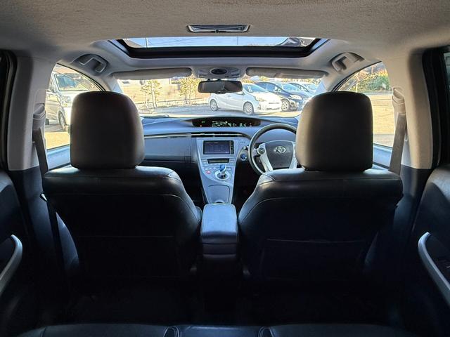 プリウス Ｇツーリングセレクションレザーパッケージ　サンルーフ　ムーンルーフ　保証１年　ディーラー点検車　ＨＤＤナビ　ＴＶ　Ｂｌｕｅｔｏｏｔｈ　ＥＴＣ　バックカメラ　九州仕入れサビ無　レーダークルーズ　ＬＥＤライト　１７インチアルミ　スマートキー２個（7枚目）