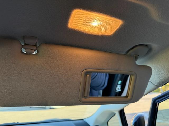 プリウス Ｇツーリングセレクションレザーパッケージ　サンルーフ　ムーンルーフ　保証１年　ディーラー点検車　ＨＤＤナビ　ＴＶ　Ｂｌｕｅｔｏｏｔｈ　ＥＴＣ　バックカメラ　九州仕入れサビ無　レーダークルーズ　ＬＥＤライト　１７インチアルミ　スマートキー２個（41枚目）