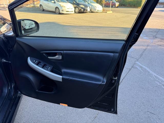 プリウス Ｇツーリングセレクションレザーパッケージ　サンルーフ　ムーンルーフ　保証１年　ディーラー点検車　ＨＤＤナビ　ＴＶ　Ｂｌｕｅｔｏｏｔｈ　ＥＴＣ　バックカメラ　九州仕入れサビ無　レーダークルーズ　ＬＥＤライト　１７インチアルミ　スマートキー２個（53枚目）