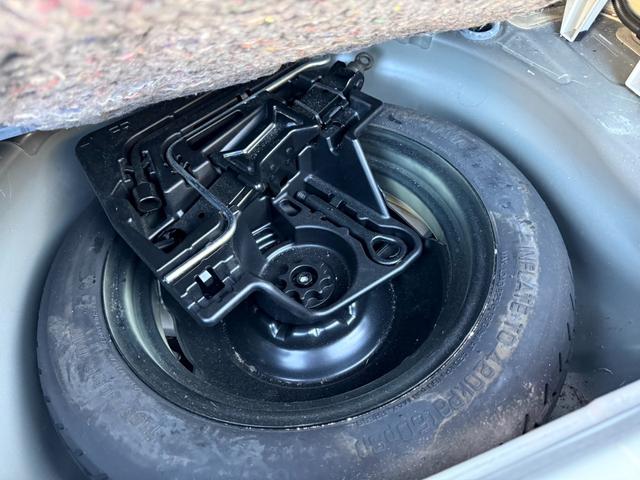 プリウス Ｇツーリングセレクションレザーパッケージ　サンルーフ　ムーンルーフ　保証１年　ディーラー点検車　ＨＤＤナビ　ＴＶ　Ｂｌｕｅｔｏｏｔｈ　ＥＴＣ　バックカメラ　九州仕入れサビ無　レーダークルーズ　ＬＥＤライト　１７インチアルミ　スマートキー２個（62枚目）