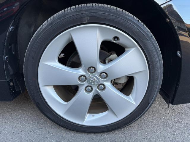 プリウス Ｇツーリングセレクションレザーパッケージ　サンルーフ　ムーンルーフ　保証１年　ディーラー点検車　ＨＤＤナビ　ＴＶ　Ｂｌｕｅｔｏｏｔｈ　ＥＴＣ　バックカメラ　九州仕入れサビ無　レーダークルーズ　ＬＥＤライト　１７インチアルミ　スマートキー２個（64枚目）