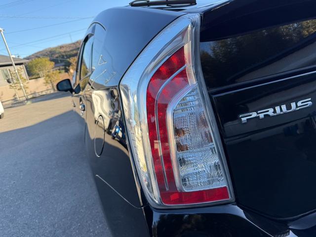 プリウス Ｇツーリングセレクションレザーパッケージ　サンルーフ　ムーンルーフ　保証１年　ディーラー点検車　ＨＤＤナビ　ＴＶ　Ｂｌｕｅｔｏｏｔｈ　ＥＴＣ　バックカメラ　九州仕入れサビ無　レーダークルーズ　ＬＥＤライト　１７インチアルミ　スマートキー２個（68枚目）