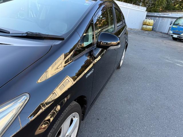 プリウス Ｇツーリングセレクションレザーパッケージ　サンルーフ　ムーンルーフ　保証１年　ディーラー点検車　ＨＤＤナビ　ＴＶ　Ｂｌｕｅｔｏｏｔｈ　ＥＴＣ　バックカメラ　九州仕入れサビ無　レーダークルーズ　ＬＥＤライト　１７インチアルミ　スマートキー２個（73枚目）