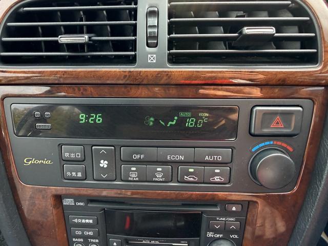 グロリア グランツーリスモアルティマスーパーハイキャス　ターボ　修復歴無し　定期点検記録簿　ＶＱ３０エンジン　ＥＴＣ　キーレス　社外ナビ　元関東登録車サビ無し　車両取説　業者内装クリーニング　スペアキー　ドラレコ　２０２２年製夏タイヤ　パワーシート（21枚目）