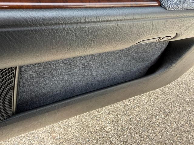 グロリア グランツーリスモアルティマスーパーハイキャス　ターボ　修復歴無し　定期点検記録簿　ＶＱ３０エンジン　ＥＴＣ　キーレス　社外ナビ　元関東登録車サビ無し　車両取説　業者内装クリーニング　スペアキー　ドラレコ　２０２２年製夏タイヤ　パワーシート（29枚目）