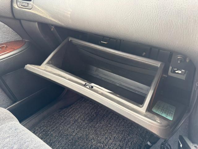 グロリア グランツーリスモアルティマスーパーハイキャス　ターボ　修復歴無し　定期点検記録簿　ＶＱ３０エンジン　ＥＴＣ　キーレス　社外ナビ　元関東登録車サビ無し　車両取説　業者内装クリーニング　スペアキー　ドラレコ　２０２２年製夏タイヤ　パワーシート（39枚目）