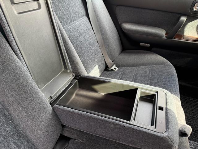 グロリア グランツーリスモアルティマスーパーハイキャス　ターボ　修復歴無し　定期点検記録簿　ＶＱ３０エンジン　ＥＴＣ　キーレス　社外ナビ　元関東登録車サビ無し　車両取説　業者内装クリーニング　スペアキー　ドラレコ　２０２２年製夏タイヤ　パワーシート（50枚目）