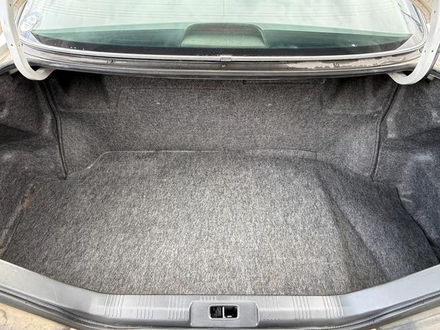 グロリア グランツーリスモアルティマスーパーハイキャス　ターボ　修復歴無し　定期点検記録簿　ＶＱ３０エンジン　ＥＴＣ　キーレス　社外ナビ　元関東登録車サビ無し　車両取説　業者内装クリーニング　スペアキー　ドラレコ　２０２２年製夏タイヤ　パワーシート（55枚目）