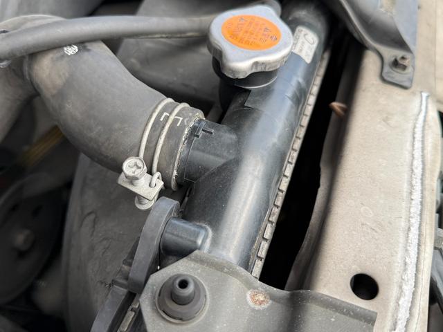 グロリア グランツーリスモアルティマスーパーハイキャス　ターボ　修復歴無し　定期点検記録簿　ＶＱ３０エンジン　ＥＴＣ　キーレス　社外ナビ　元関東登録車サビ無し　車両取説　業者内装クリーニング　スペアキー　ドラレコ　２０２２年製夏タイヤ　パワーシート（62枚目）