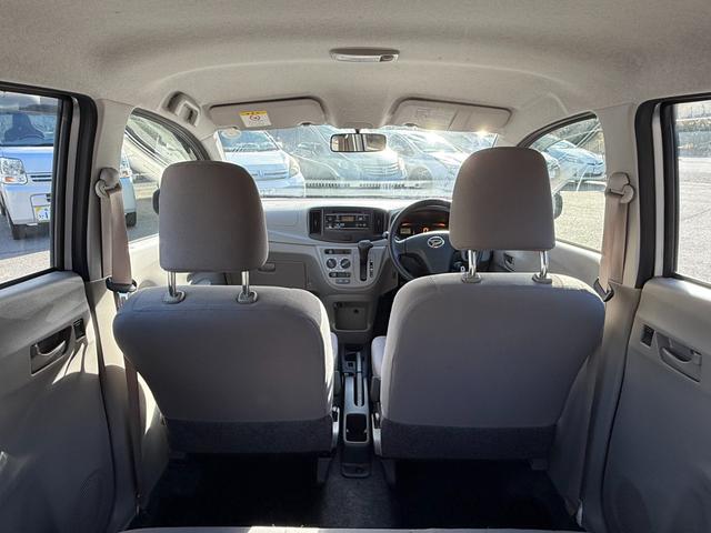 ミライース Ｌ　保証１年　走行７０００キロ　ディーラー点検車　ＡＵＸ音楽接続　キーレス　業者内装クリーニング　衝突安全装置　１オーナー　２０２５年取り付けバッテリー　後期型　アイドリングストップ　ＬＥＤテール（7枚目）