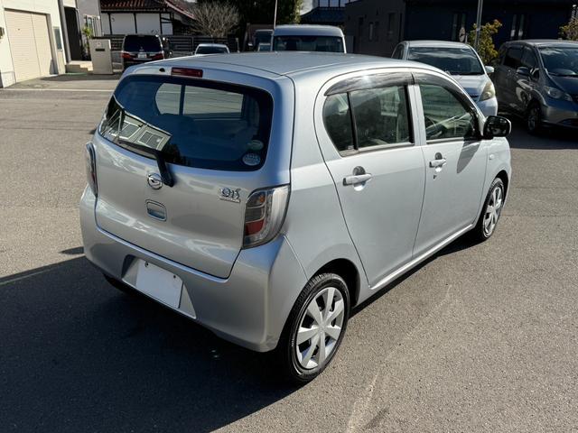 ミライース Ｌ　保証１年　走行７０００キロ　ディーラー点検車　ＡＵＸ音楽接続　キーレス　業者内装クリーニング　衝突安全装置　１オーナー　２０２５年取り付けバッテリー　後期型　アイドリングストップ　ＬＥＤテール（11枚目）