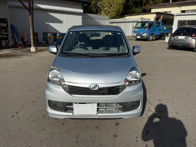 ミライース Ｌ　保証１年　走行７０００キロ　ディーラー点検車　ＡＵＸ音楽接続　キーレス　業者内装クリーニング　衝突安全装置　１オーナー　２０２５年取り付けバッテリー　後期型　アイドリングストップ　ＬＥＤテール（13枚目）