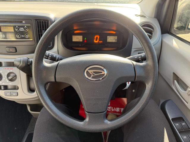 ミライース Ｌ　保証１年　走行７０００キロ　ディーラー点検車　ＡＵＸ音楽接続　キーレス　業者内装クリーニング　衝突安全装置　１オーナー　２０２５年取り付けバッテリー　後期型　アイドリングストップ　ＬＥＤテール（20枚目）