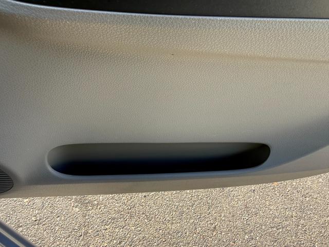 ミライース Ｌ　保証１年　走行７０００キロ　ディーラー点検車　ＡＵＸ音楽接続　キーレス　業者内装クリーニング　衝突安全装置　１オーナー　２０２５年取り付けバッテリー　後期型　アイドリングストップ　ＬＥＤテール（29枚目）