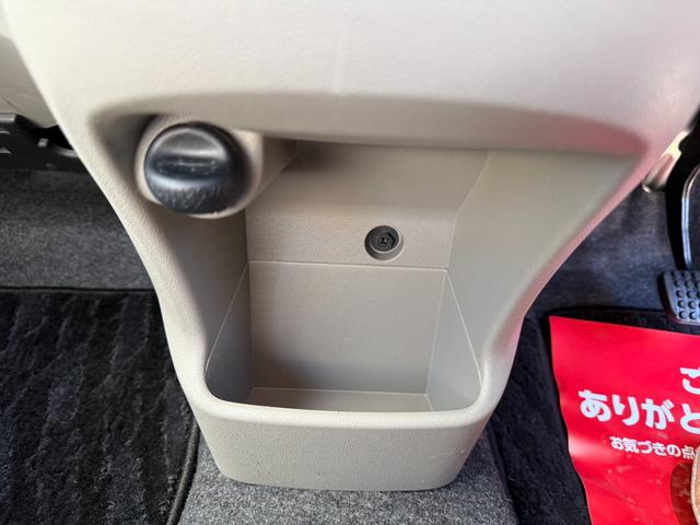 ミライース Ｌ　保証１年　走行７０００キロ　ディーラー点検車　ＡＵＸ音楽接続　キーレス　業者内装クリーニング　衝突安全装置　１オーナー　２０２５年取り付けバッテリー　後期型　アイドリングストップ　ＬＥＤテール（30枚目）