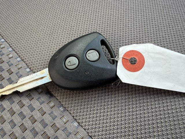 ミライース Ｌ　保証１年　走行７０００キロ　ディーラー点検車　ＡＵＸ音楽接続　キーレス　業者内装クリーニング　衝突安全装置　１オーナー　２０２５年取り付けバッテリー　後期型　アイドリングストップ　ＬＥＤテール（39枚目）