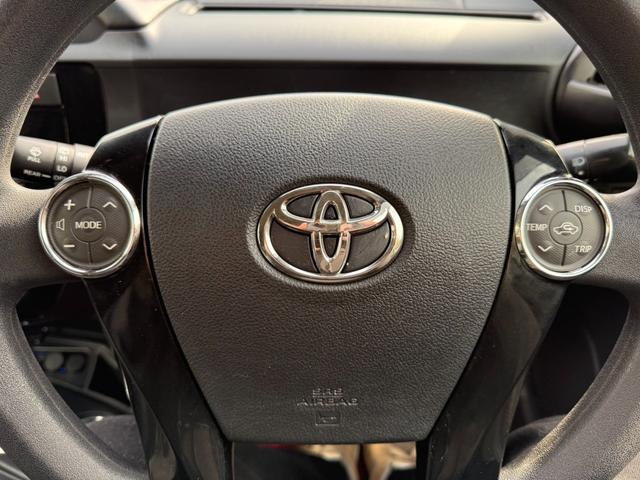 アクア Ｓスタイルブラック　保証１年　修復歴無　中期型　走行６．９万キロ　ＳＤナビ　Ｂｌｕｅｔｏｏｔｈ　フルセグＴＶ　バックカメラ　ＥＴＣ　業者内装クリーニング　衝突安全装置　シートヒーター　元関西登録車サビ無　オートハイビーム（22枚目）