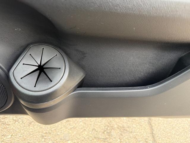 アクア Ｓスタイルブラック　保証１年　修復歴無　中期型　走行６．９万キロ　ＳＤナビ　Ｂｌｕｅｔｏｏｔｈ　フルセグＴＶ　バックカメラ　ＥＴＣ　業者内装クリーニング　衝突安全装置　シートヒーター　元関西登録車サビ無　オートハイビーム（34枚目）