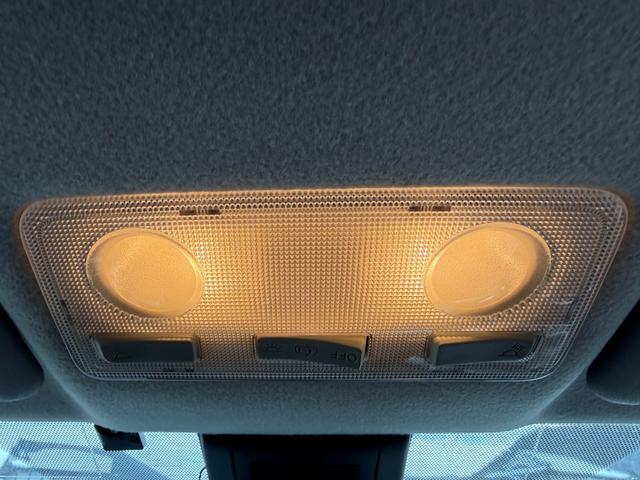 アクア Ｓスタイルブラック　保証１年　修復歴無　中期型　走行６．９万キロ　ＳＤナビ　Ｂｌｕｅｔｏｏｔｈ　フルセグＴＶ　バックカメラ　ＥＴＣ　業者内装クリーニング　衝突安全装置　シートヒーター　元関西登録車サビ無　オートハイビーム（39枚目）