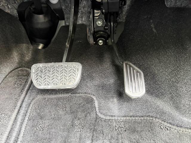 アクア Ｓスタイルブラック　保証１年　修復歴無　中期型　走行６．９万キロ　ＳＤナビ　Ｂｌｕｅｔｏｏｔｈ　フルセグＴＶ　バックカメラ　ＥＴＣ　業者内装クリーニング　衝突安全装置　シートヒーター　元関西登録車サビ無　オートハイビーム（47枚目）