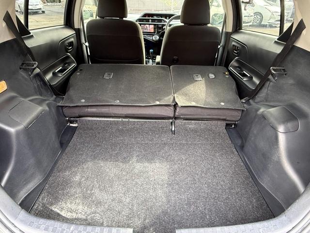 アクア Ｓスタイルブラック　保証１年　修復歴無　中期型　走行６．９万キロ　ＳＤナビ　Ｂｌｕｅｔｏｏｔｈ　フルセグＴＶ　バックカメラ　ＥＴＣ　業者内装クリーニング　衝突安全装置　シートヒーター　元関西登録車サビ無　オートハイビーム（57枚目）