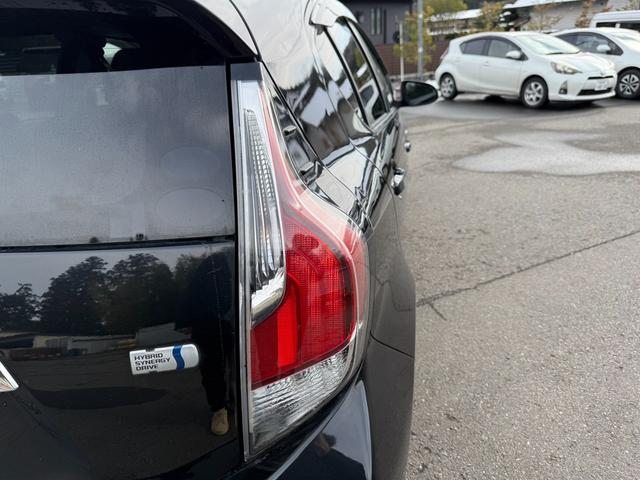 アクア Ｓスタイルブラック　保証１年　修復歴無　中期型　走行６．９万キロ　ＳＤナビ　Ｂｌｕｅｔｏｏｔｈ　フルセグＴＶ　バックカメラ　ＥＴＣ　業者内装クリーニング　衝突安全装置　シートヒーター　元関西登録車サビ無　オートハイビーム（66枚目）