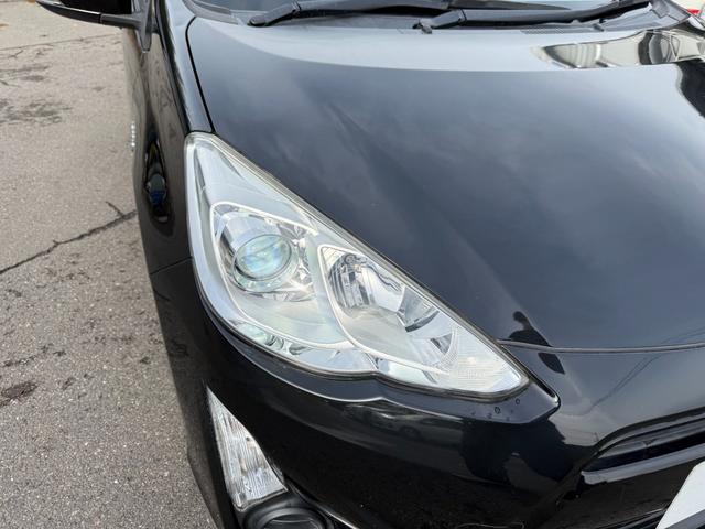 アクア Ｓスタイルブラック　保証１年　修復歴無　中期型　走行６．９万キロ　ＳＤナビ　Ｂｌｕｅｔｏｏｔｈ　フルセグＴＶ　バックカメラ　ＥＴＣ　業者内装クリーニング　衝突安全装置　シートヒーター　元関西登録車サビ無　オートハイビーム（69枚目）