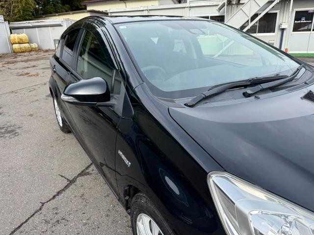 アクア Ｓスタイルブラック　保証１年　修復歴無　中期型　走行６．９万キロ　ＳＤナビ　Ｂｌｕｅｔｏｏｔｈ　フルセグＴＶ　バックカメラ　ＥＴＣ　業者内装クリーニング　衝突安全装置　シートヒーター　元関西登録車サビ無　オートハイビーム（72枚目）