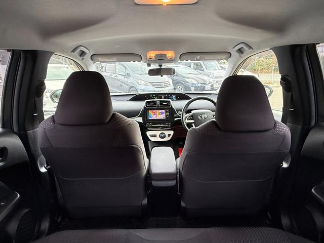 プリウス S 保証1年 修復歴無し 走行9.6万k 定期点検記録簿 SDナビ Bluetooth フルセグTV バックカメラ ETC 業者内装クリーニング フルエアロ 車両取説 スマートキー 関東仕入サビ無し(7枚目)