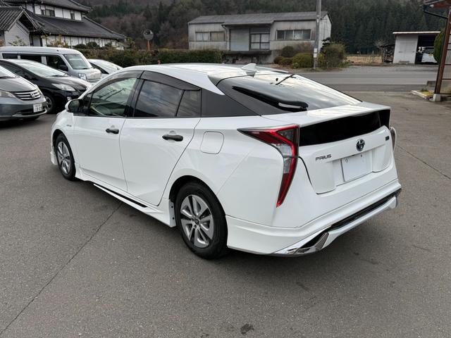 プリウス S 保証1年 修復歴無し 走行9.6万k 定期点検記録簿 SDナビ Bluetooth フルセグTV バックカメラ ETC 業者内装クリーニング フルエアロ 車両取説 スマートキー 関東仕入サビ無し(9枚目)