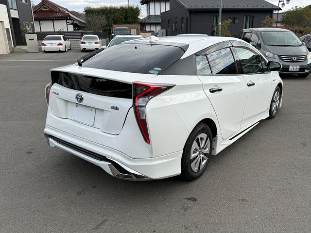 プリウス S 保証1年 修復歴無し 走行9.6万k 定期点検記録簿 SDナビ Bluetooth フルセグTV バックカメラ ETC 業者内装クリーニング フルエアロ 車両取説 スマートキー 関東仕入サビ無し(11枚目)