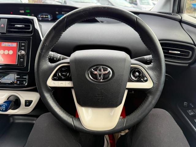 プリウス S 保証1年 修復歴無し 走行9.6万k 定期点検記録簿 SDナビ Bluetooth フルセグTV バックカメラ ETC 業者内装クリーニング フルエアロ 車両取説 スマートキー 関東仕入サビ無し(20枚目)