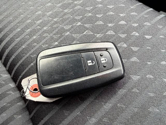 プリウス S 保証1年 修復歴無し 走行9.6万k 定期点検記録簿 SDナビ Bluetooth フルセグTV バックカメラ ETC 業者内装クリーニング フルエアロ 車両取説 スマートキー 関東仕入サビ無し(41枚目)