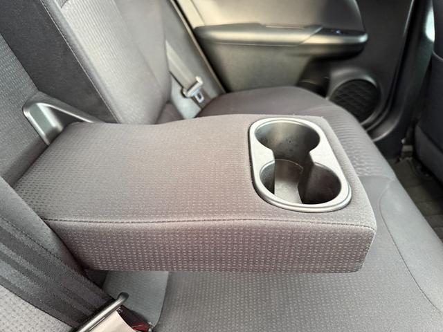 プリウス S 保証1年 修復歴無し 走行9.6万k 定期点検記録簿 SDナビ Bluetooth フルセグTV バックカメラ ETC 業者内装クリーニング フルエアロ 車両取説 スマートキー 関東仕入サビ無し(48枚目)