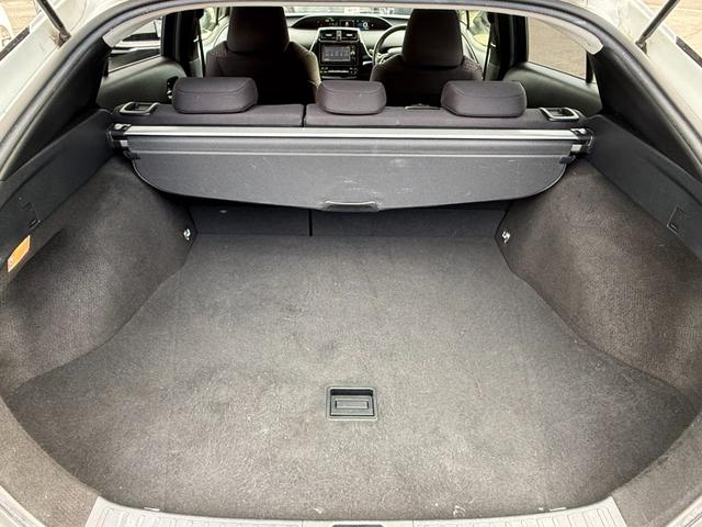 プリウス S 保証1年 修復歴無し 走行9.6万k 定期点検記録簿 SDナビ Bluetooth フルセグTV バックカメラ ETC 業者内装クリーニング フルエアロ 車両取説 スマートキー 関東仕入サビ無し(53枚目)