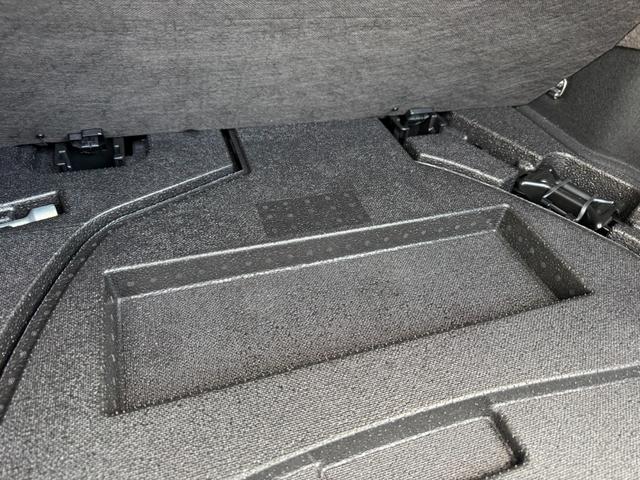 プリウス S 保証1年 修復歴無し 走行9.6万k 定期点検記録簿 SDナビ Bluetooth フルセグTV バックカメラ ETC 業者内装クリーニング フルエアロ 車両取説 スマートキー 関東仕入サビ無し(57枚目)