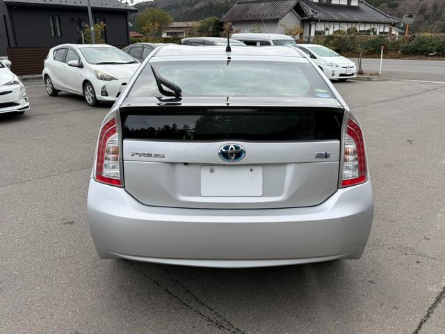 プリウス S 保証1年 修復歴無 後期型 ディーラー点検車 SDナビ Bluetooth ワンセグTV バックカメラ ETC 車両取説 業者内装クリーニング スマートキー 2021年製ダンロップ夏タイヤ 1オーナー(15枚目)