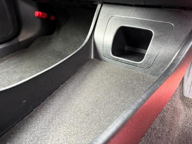 プリウス S 保証1年 修復歴無 後期型 ディーラー点検車 SDナビ Bluetooth ワンセグTV バックカメラ ETC 車両取説 業者内装クリーニング スマートキー 2021年製ダンロップ夏タイヤ 1オーナー(34枚目)